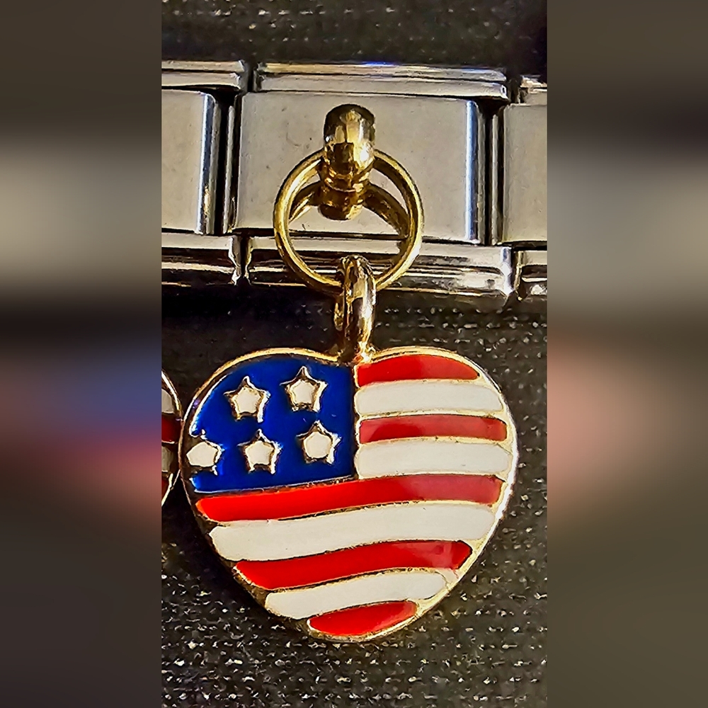 Dangling Heart Flag Italian Charm